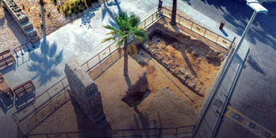 اكتشاف خندق دفاعي وسور تحصين يعود تاريخهما إلى عدة قرون في جدة التاريخية 
