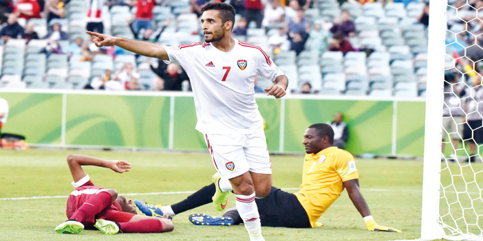 خليل ومبخوت يهديان الإمارات فوزاً «ثقيلاً» على  قطر