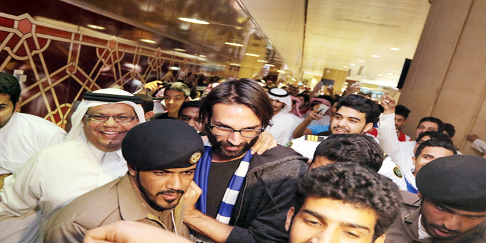 ساماراس وصل الرياض.. والهلاليون يقدمونه الليلة للإعلام