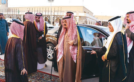 سمو رئيس هيئة البيعة يغادر الرياض إلى خارج المملكة 