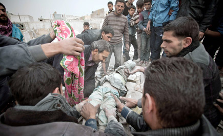 مقتل المصور الفرنسي اوليفييه و(63) سورياً بينهم (23) جندياً نظامياً 