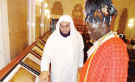 مؤتمر علوم الإبل يقود عالماً كينياً إلى إشهار إسلامه 