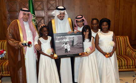 الأمير فيصل بن خالد لأيتام عسير: كيف الخدمات المقدمة لكم وتعامل المسئولين معكم؟ 