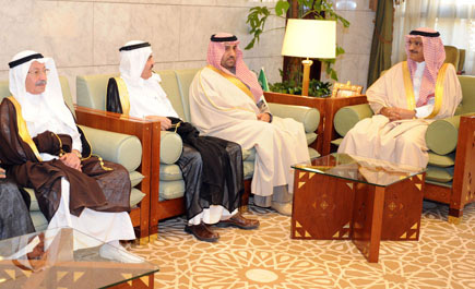 سمو أمير منطقة الرياض يستقبل رئيس مجلس إدارة هيئة الصحفيين 
