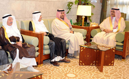 سمو أمير منطقة الرياض يستقبل رئيس مجلس إدارة هيئة الصحفيين 