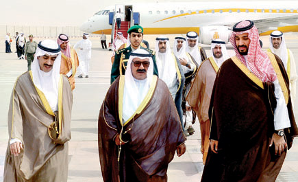 وزير الديوان الأميري بدولة الكويت يغادر الرياض 