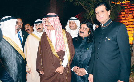 أمير منطقة الرياض يحضر حفل سفارة باكستان 