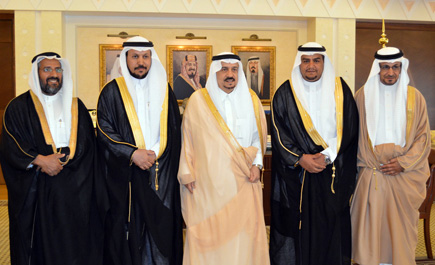 الأمير فيصل بن بندر يستقبل مدير عام ومسئولي وزارة العمل بالقصيم 