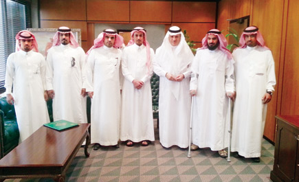 أمين منطقة الرياض يستقبل رئيس وأعضاء المجلس البلدي بمركز بدائع العضيان 