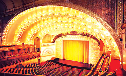 «متجاوز» تنظم مؤتمر «الأفكار والتجارب» على مسرح جامعة روزفلت 