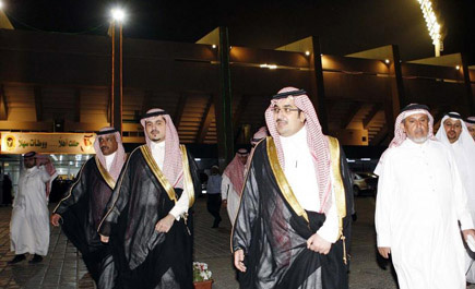 الأمير نواف بن فيصل يتفقد مدينة الأمير عبدالعزيز بن مساعد بن جلوي الرياضية في حائل 