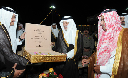 الأمير خالد الفيصل : (513) مشروعاً قيمتها (16) ملياراً للمحافظة.. وأهالي الطائف يستحقون العالمية 