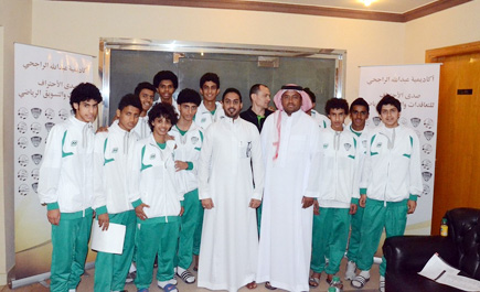 أكاديمية الراجحي توقع عقوداً احترافية لعدد من لاعبيها بمكتب صدى الاحتراف