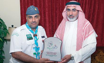 كشافة المجمعة تنال درع التميز 