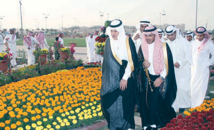 رسمن البسمة على وجوه الكبار والصغار 