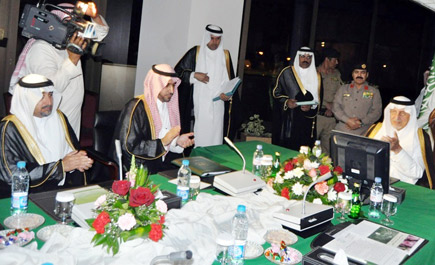 قدم مكتبه الخاص بالمحافظة لمدينة الملك عبد العزيز للعلوم والتقنية 