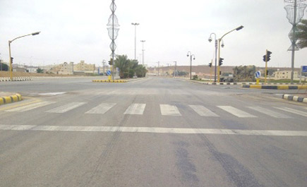 تقاطعات خطرة على الطرق تفتقد لدوارات في حوطة سدير 