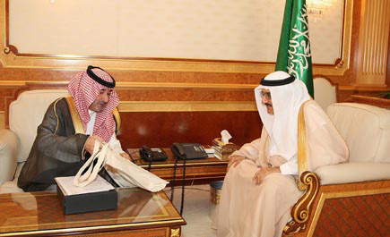 وزير الشؤون البلدية يدعو لتضافر الجهود لنشر ثقافة الأبنية 