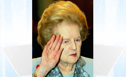 كاميرون يقطع جولته ويعود إلى بريطانيا 