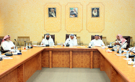 محلي رياض الخبراء يناقش طريق الخدمة على السريع 