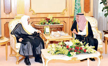 سمو النائب الثاني يستقبل وزير العدل وعدداً من السفراء 