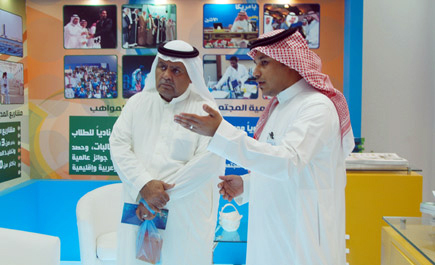 الجوائز العالمية للمبتعثين تجذب زوار الجنادرية لجناح جامعة جازان