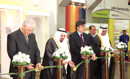 د. العنقري: (148.229) مبتعثاً ومبتعثة.. وتمديد برنامج الابتعاث الخارجي سيفتح آفاقاً لطلاب المملكة