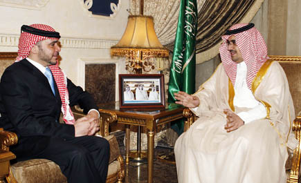 تطرقا في اجتماعهما أمس لانتخابات الاتحاد الآسيوي 