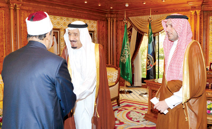 خلال استقباله شيخ الأزهر وأعضاء هيئة كبار العلماء المصريين 