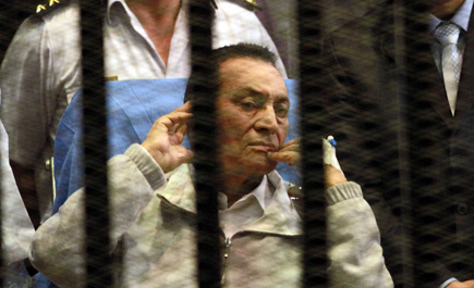 محكمة استئناف تؤيد استمرار حبس مبارك في قضايا فساد مالي 