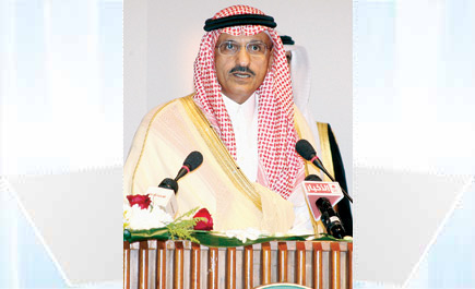 أمير منطقة الرياض خلال احتفالية معهد الإدارة بيوم الخريج: 