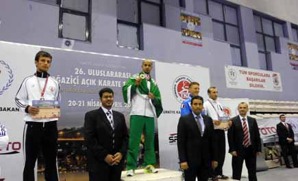 أخضر الكاراتيه يمطر الوطن ذهباً ويقصي أبطال أوروبا 