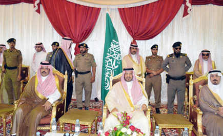 أمير منطقة حائل يتفقد السليمي ويقف على مشاريع بأكثر من «600» مليون ريال