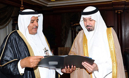 الأمير مشعل بن عبدالله رأس مجلس المنطقة وناقش مشروعات السياحة والآثار بنجران