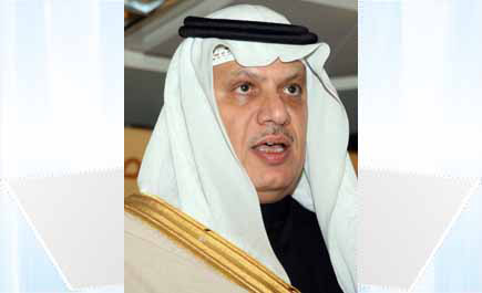 أمين منطقة الرياض يوقع عقوداً لعدد من المشاريع  بـ(107) مليون 