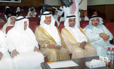عبدالعزيز بن سلمان يتفقد مركز الأمير عبدالمجيد بمستشفى الملك فهد 