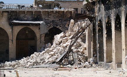 الثوار يقصفون (القرداحة) مسقط رأس الأسد بصواريخ غراد 