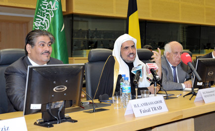 الوسطية سمة بارزة في وصف القرآن للمسلمين