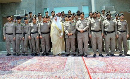 أمير المنطقة الشرقية يفتتح مركز شرطة العزيزية بالخبر 