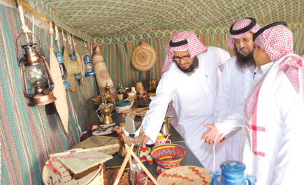 مدرسة الإمام محمد بن سعود تنظِّم برنامج الدرعية قديماً 