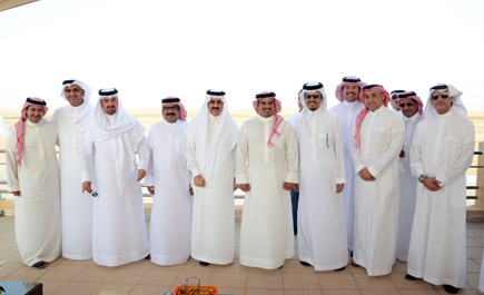 ولي عهد البحرين يزور حلبة الريم