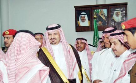 أمير منطقة الجوف يستقبل مدراء الإدارات ووكلاء وموظفي الإمارة