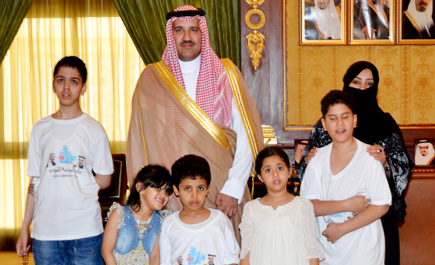 الأمير فيصل بن سلمان يستقبل مديرة مركز المدينة للتوحد 