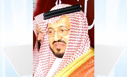 الأمير سعود بن سلمان يكرم حفظة القرآن بالدلم 