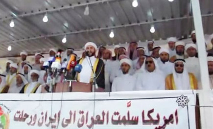 المتظاهرون العراقيون يقيمون صلاة جمعة موحدة شعارها «الخيارات المفتوحة»