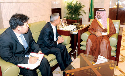 نائب أمير منطقة الرياض يستقبل سفيري كوريا وجيبوتي 