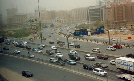 تحسن تدريجي للرؤية اليوم.. وانحسار حدة التقلبات الجوية غدا