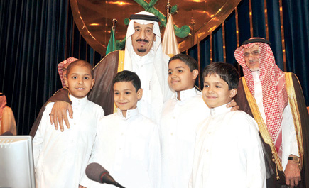 سلمان بن عبدالعزيز سحابة خير سخية غادقة للأيتام والفقراء والأرامل 
