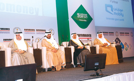خلال انطلاق فعاليات مؤتمر يوروموني السعودية 2013 .. وزير المالية: 