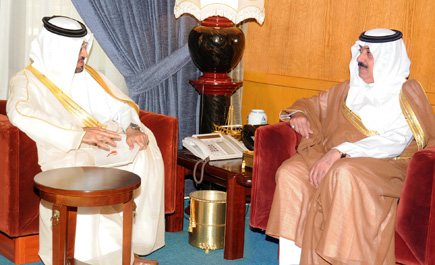 الأمير متعب بن عبدالله يستقبل سفير مملكة البحرين 
